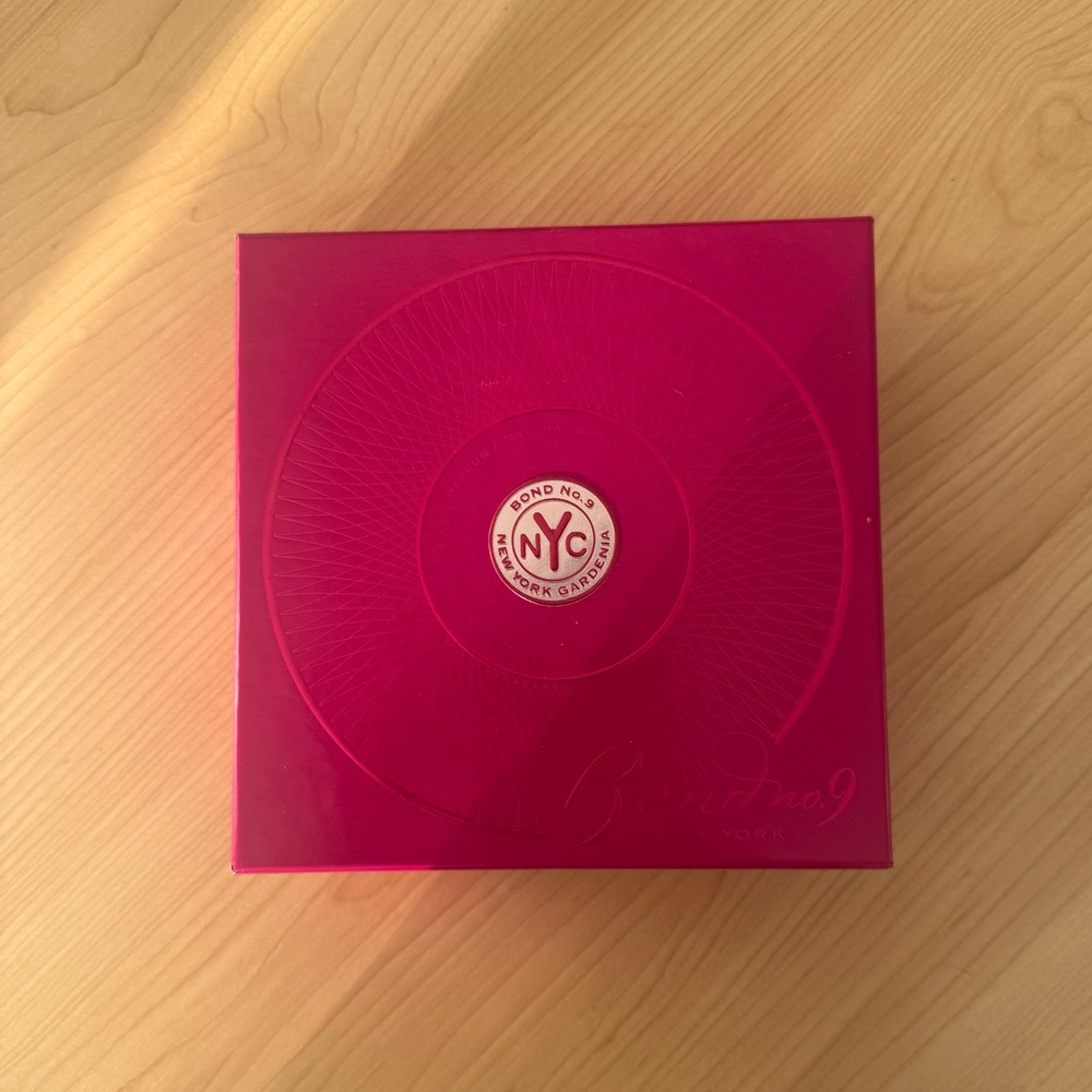Bond No. 9 New York Pink perfume  Box